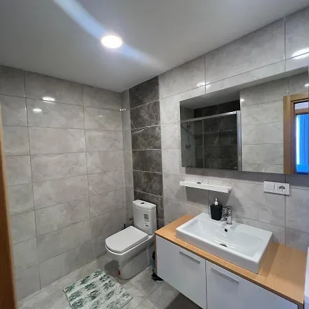 Location Free Wifi Ac Parking Garage