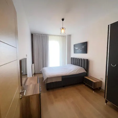 Location Free Wifi Ac Parking Garage Apartment